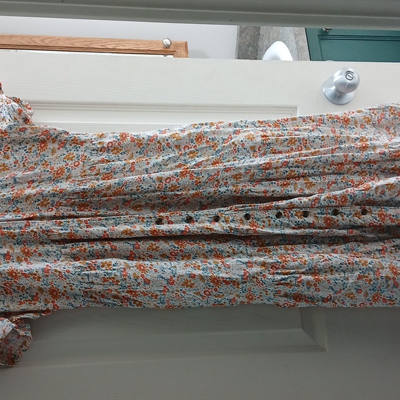 Dress - Picture 1 of 4